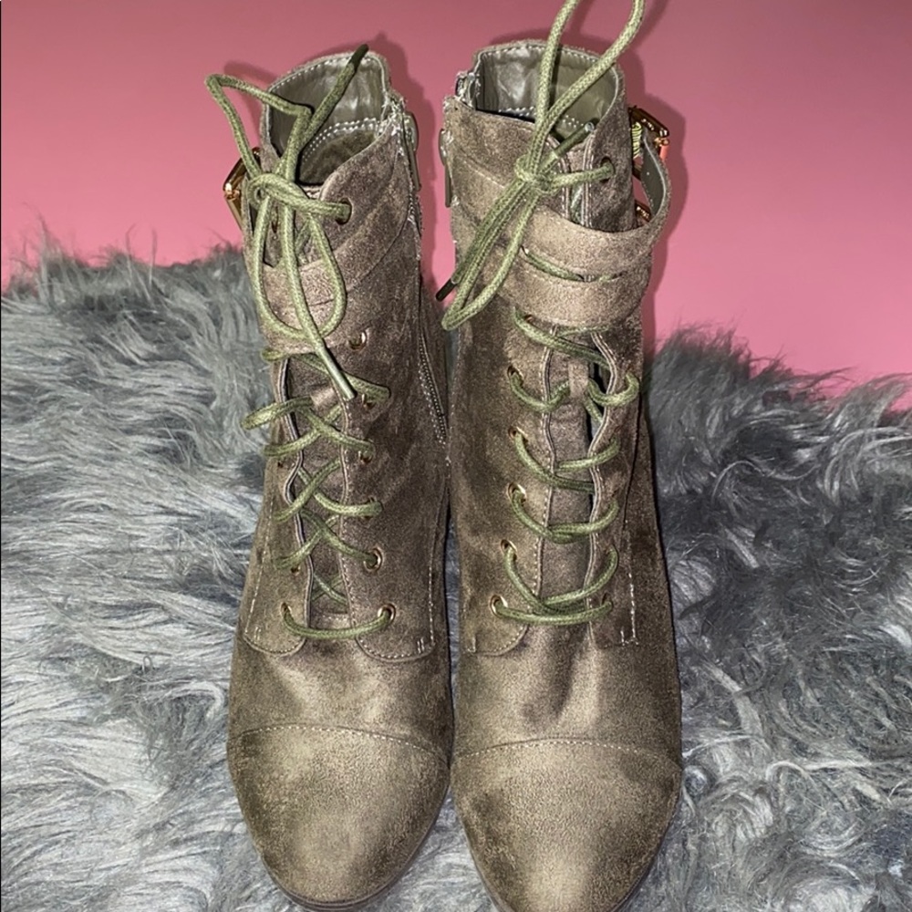 BOOTIES - Picture 4 of 5